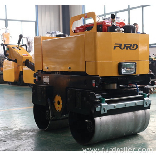 CE 800KG Turn-able Water-cooled Diesel Vibratory Roller